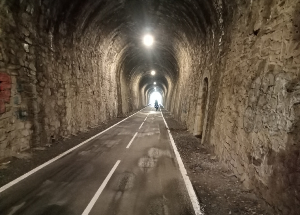 J1-3_tunnel_600px_©MLuye